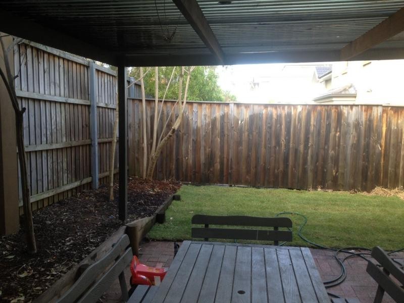 8 Greenwich Walk, Campbelltown NSW 2560