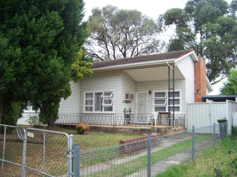 21 Tyler Street, Campbelltown NSW 2560