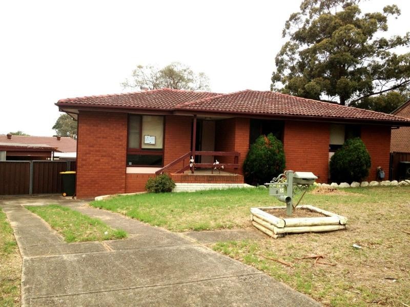 8 Collaroy Road, Woodbine NSW 2560