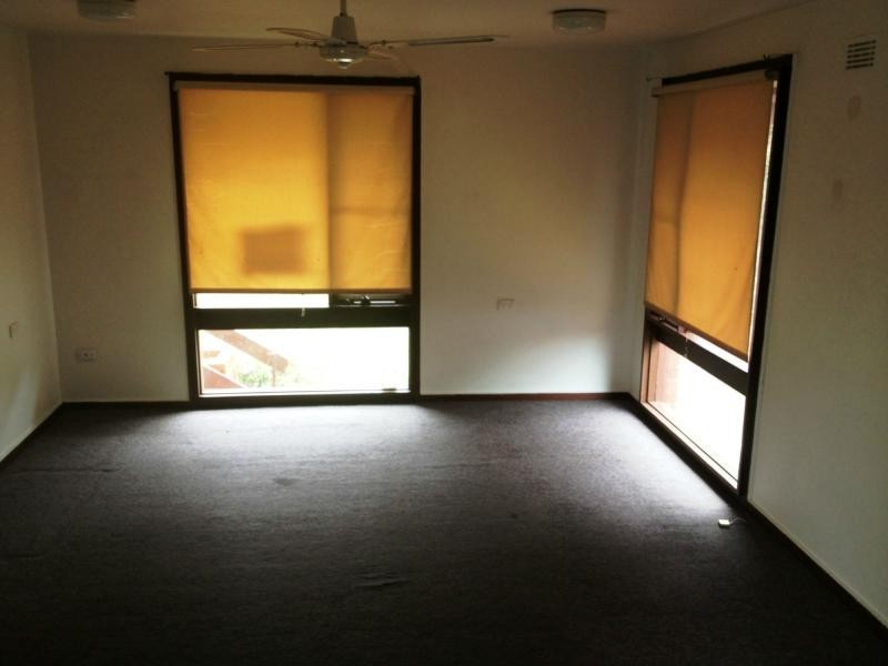 8 Collaroy Road, Woodbine NSW 2560