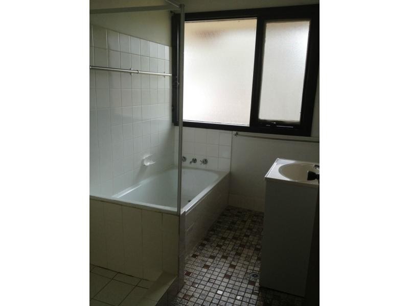 8 Collaroy Road, Woodbine NSW 2560