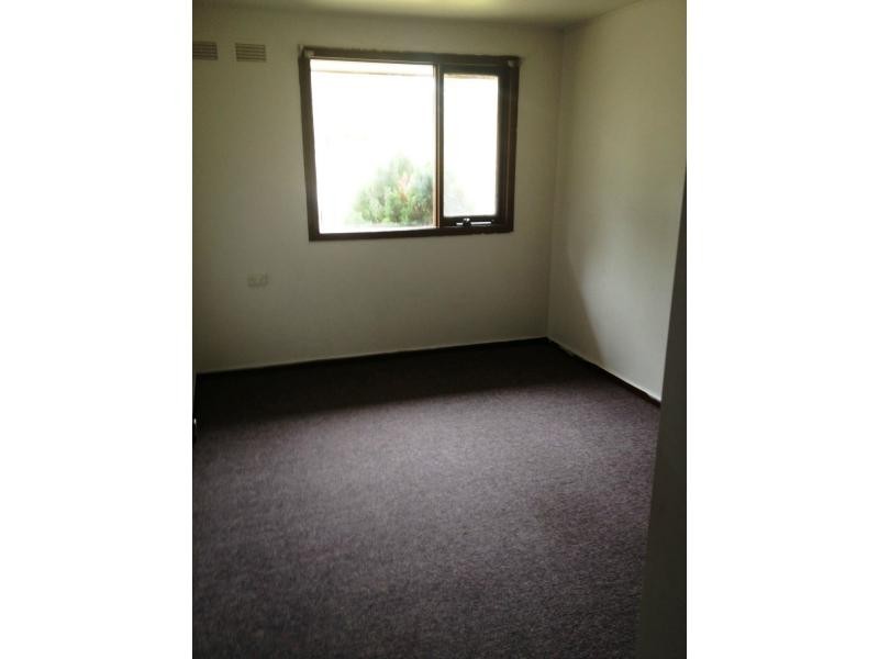 8 Collaroy Road, Woodbine NSW 2560