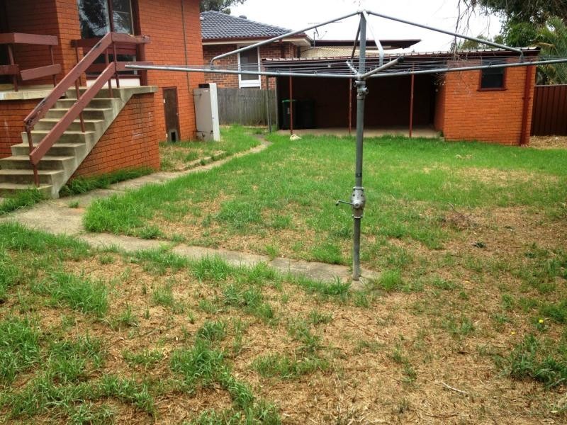 8 Collaroy Road, Woodbine NSW 2560