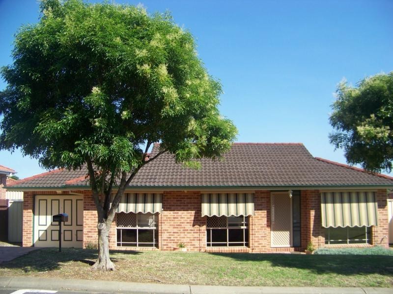 9 Parkholme Circuit, Englorie Park NSW 2560