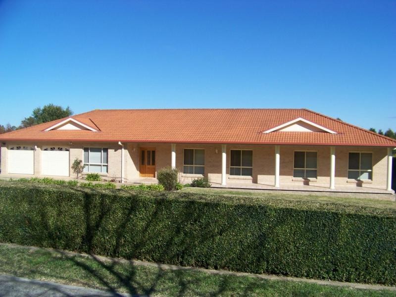 12 Carisbrooke Row, Bowral NSW 2576