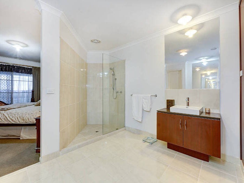 Caroline Springs VIC 3023