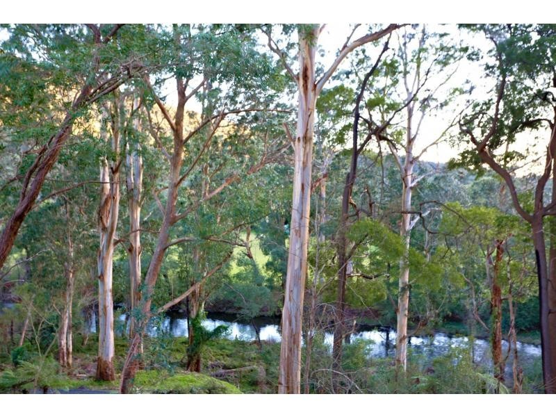 8 – 10 Lincoln Road, Warburton VIC 3799