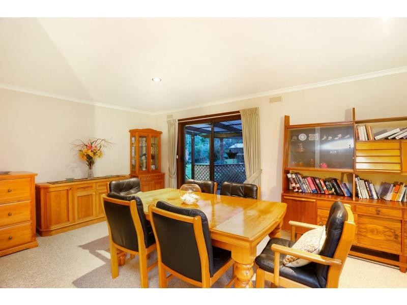 8 – 10 Lincoln Road, Warburton VIC 3799