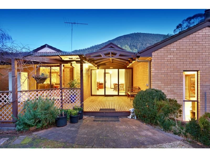 8 – 10 Lincoln Road, Warburton VIC 3799