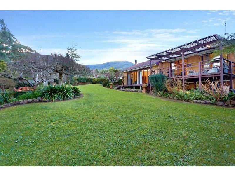 8 – 10 Lincoln Road, Warburton VIC 3799