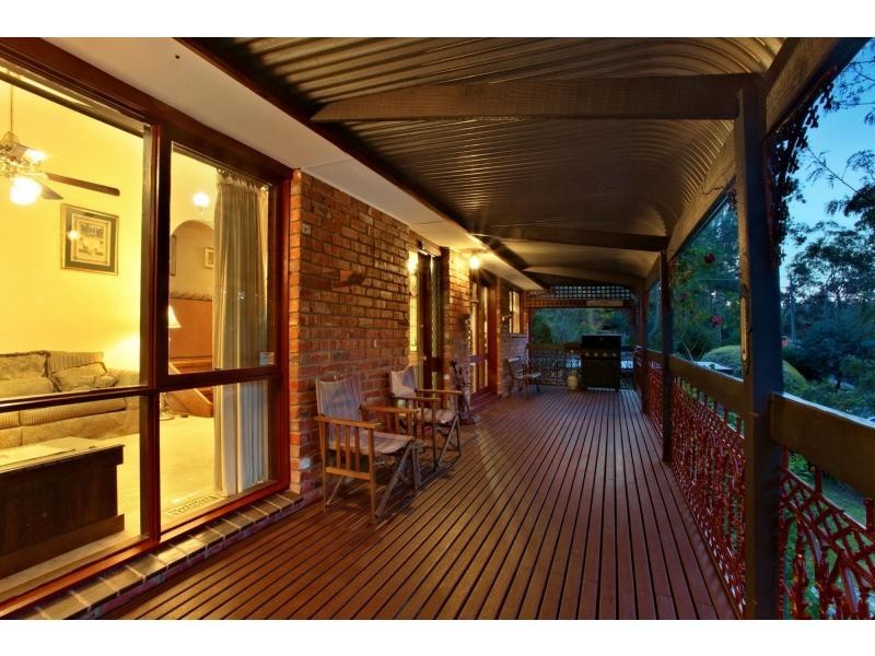 15 Meander Road, Hurstbridge VIC 3099