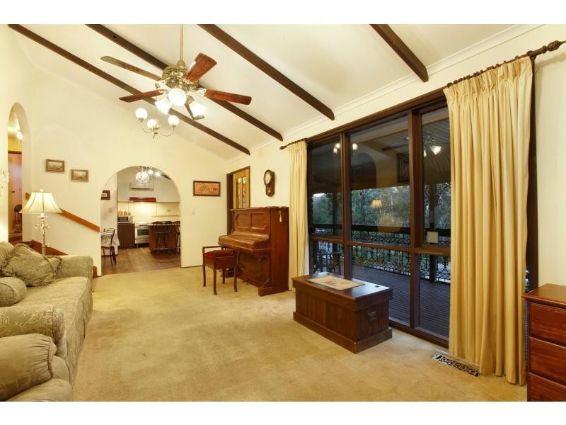 15 Meander Road, Hurstbridge VIC 3099