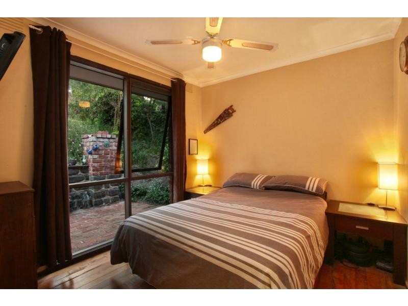 15 Meander Road, Hurstbridge VIC 3099