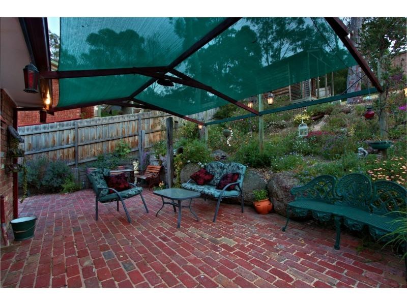 15 Meander Road, Hurstbridge VIC 3099