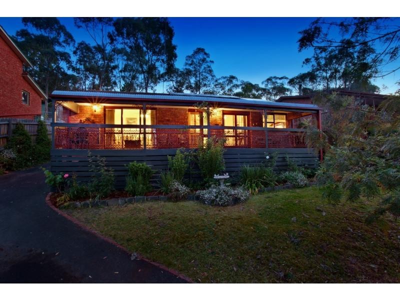 15 Meander Road, Hurstbridge VIC 3099