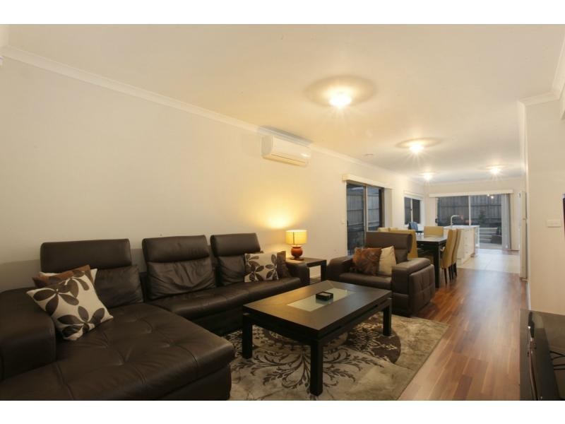 42 Aylesbury Boulevard, Doreen VIC 3754