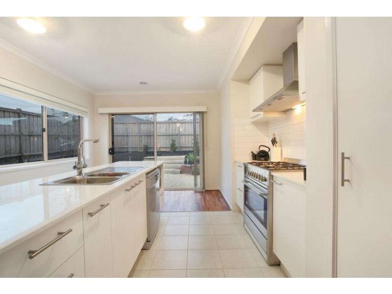 42 Aylesbury Boulevard, Doreen VIC 3754