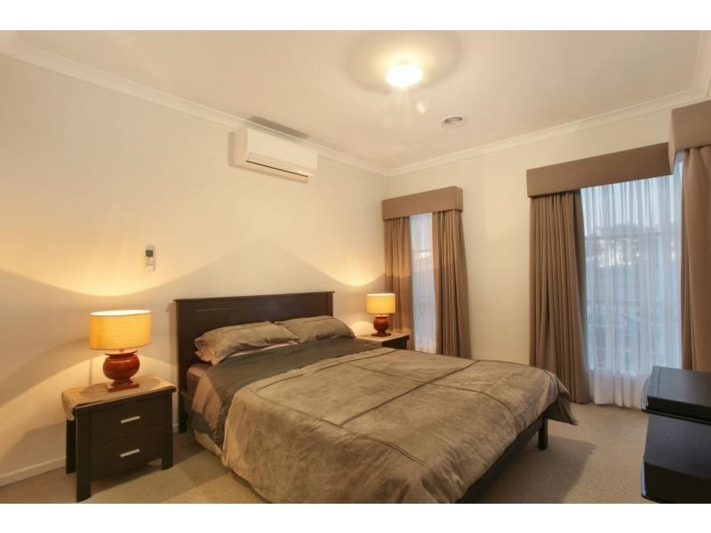 42 Aylesbury Boulevard, Doreen VIC 3754