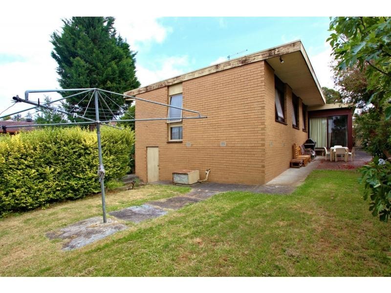 8 Fairway Road, Doncaster VIC 3108