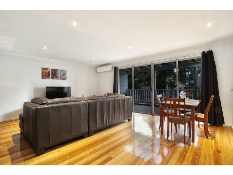 5 Themeda Place ( Come In Off Leigh Close), Lilydale VIC 3140