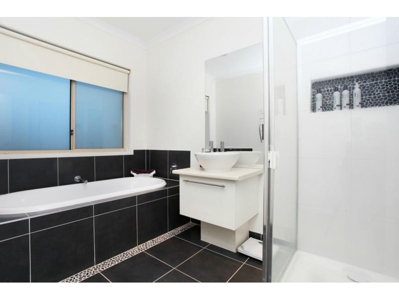 26 Russel Way, Doreen VIC 3754