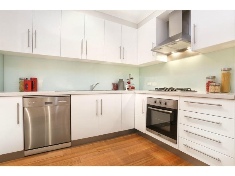 2/30 Tennyson Avenue, Clayton South VIC 3169