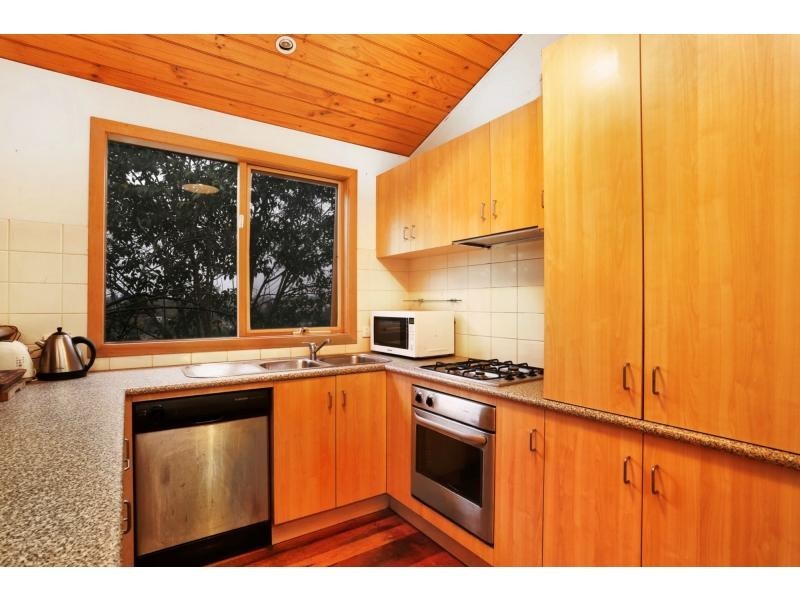 4/1B Hearthside Court, Ringwood VIC 3134