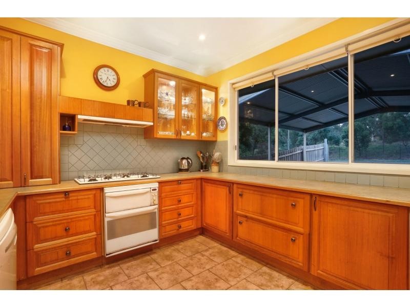 10 Wicklow Avenue, Croydon VIC 3136