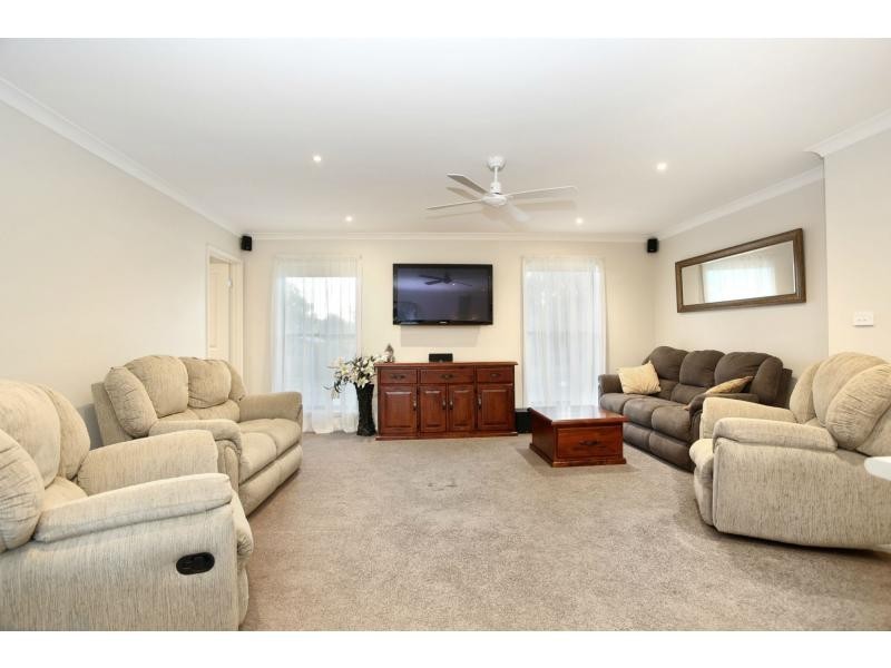 21 Turkeith Crescent, Croydon North VIC 3136