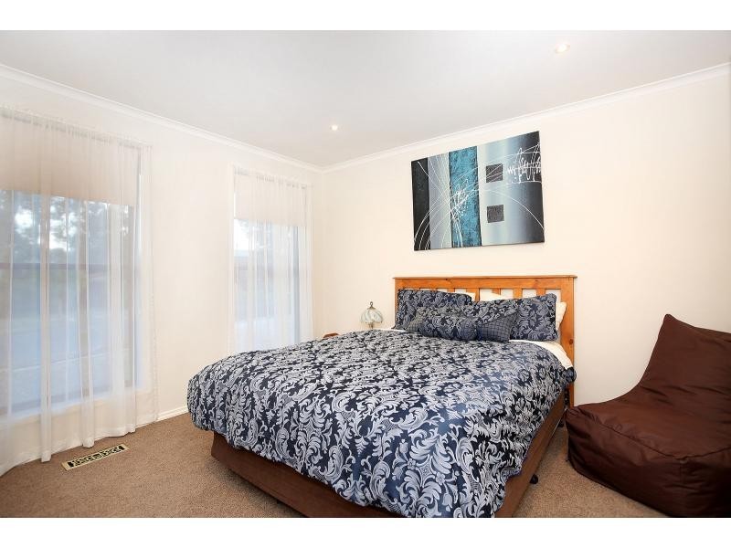 21 Turkeith Crescent, Croydon North VIC 3136