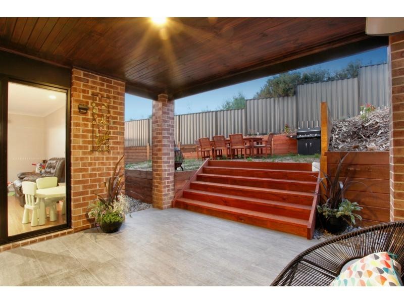 27 Windermere Boulevard, Pakenham VIC 3810
