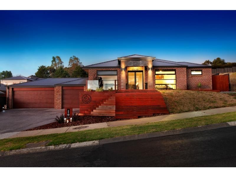 27 Windermere Boulevard, Pakenham VIC 3810