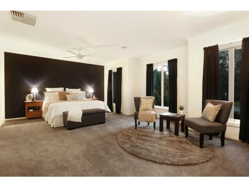 35 Regency Rise, Chirnside Park VIC 3116