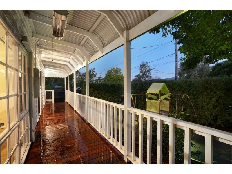 1/100 Mount View Parade, Croydon VIC 3136