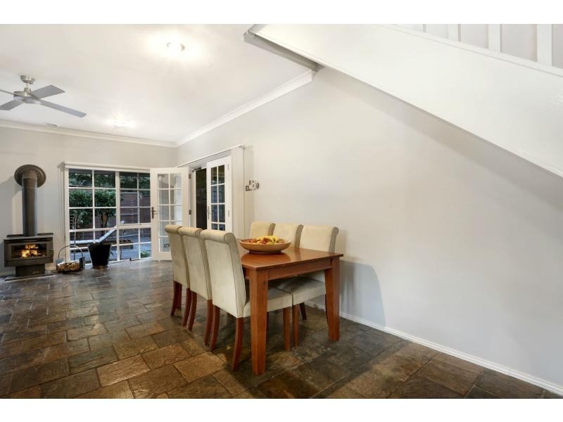 1/100 Mount View Parade, Croydon VIC 3136