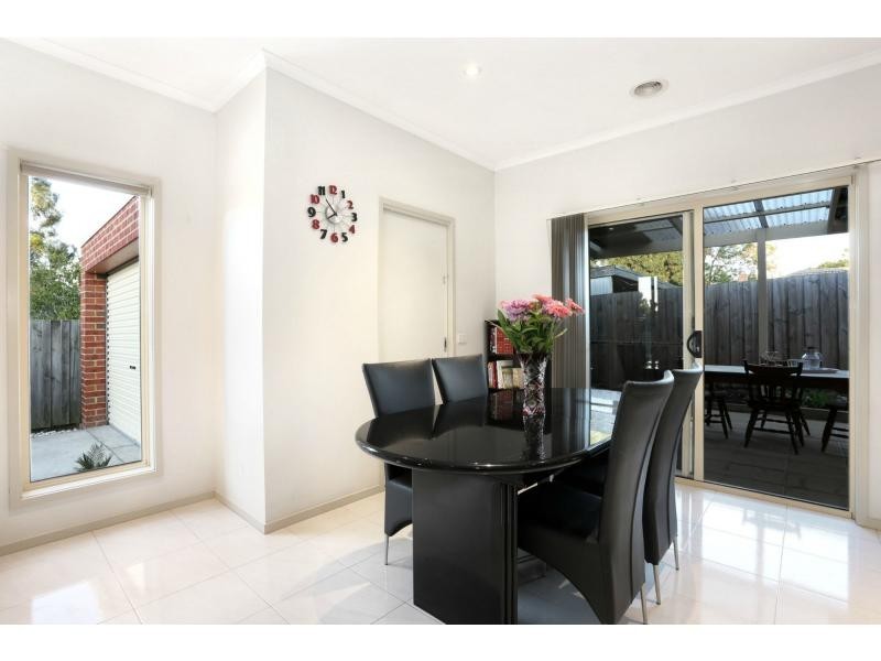 Unit 2/5 Peter Street, Croydon South VIC 3136