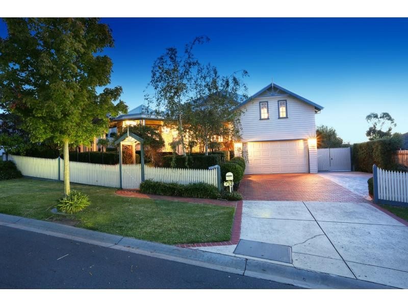 8 Coventry Place, Chirnside Park VIC 3116