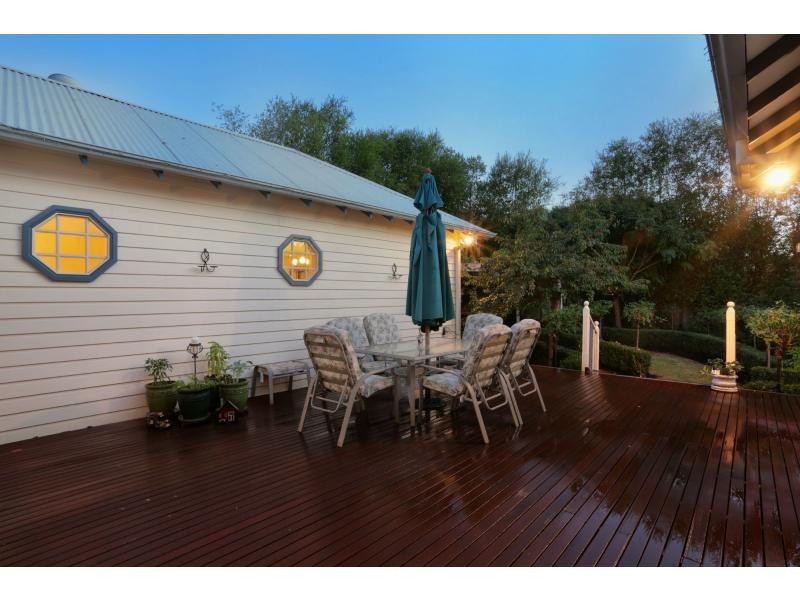 8 Coventry Place, Chirnside Park VIC 3116