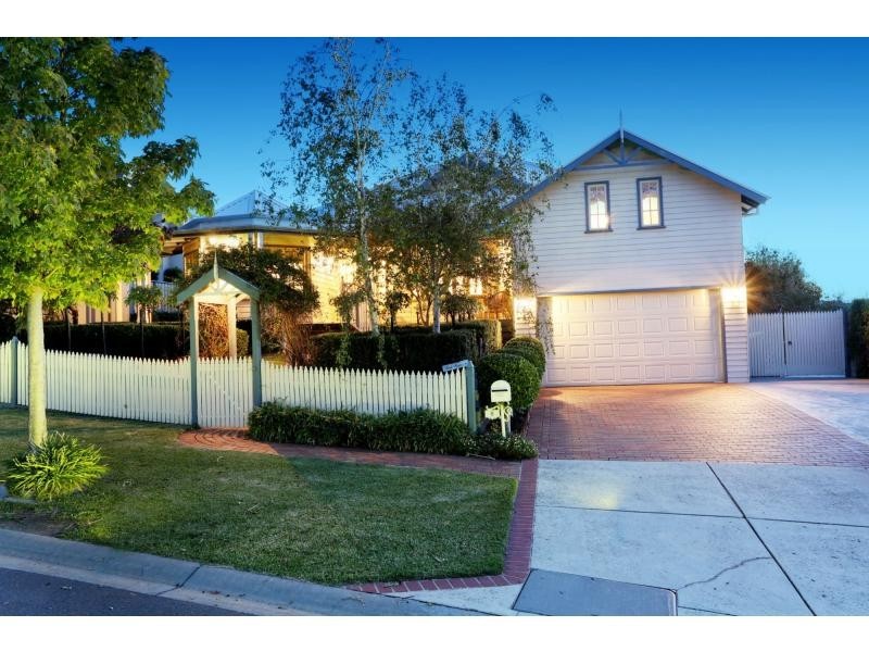 8 Coventry Place, Chirnside Park VIC 3116