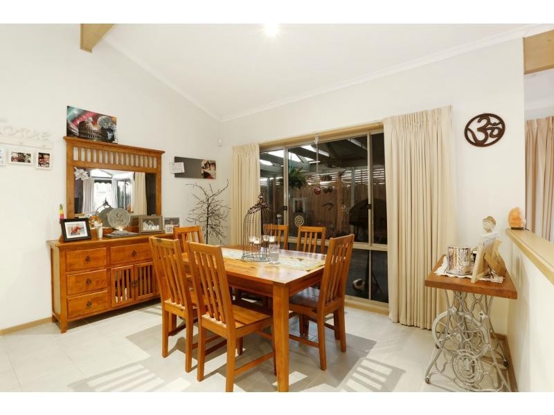 8 Clement Court, Narre Warren South VIC 3805