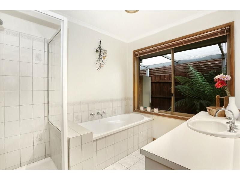 8 Clement Court, Narre Warren South VIC 3805