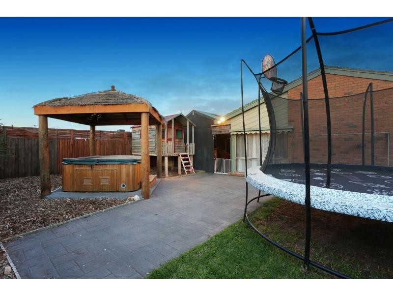 8 Clement Court, Narre Warren South VIC 3805