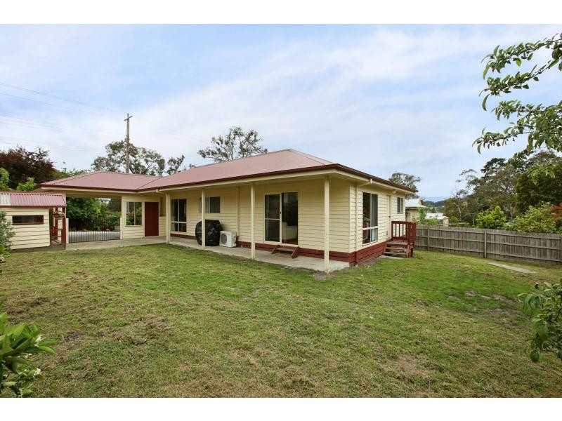 586 Warburton Highway, Seville VIC 3139