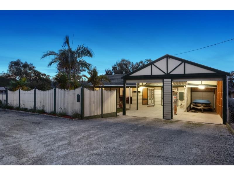 51 Johns Crescent, Mount Evelyn VIC 3796