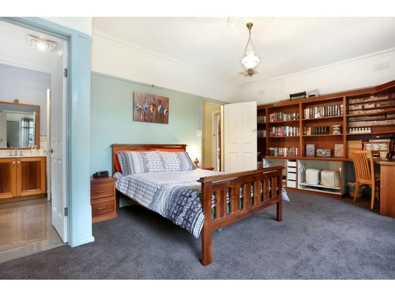 34 Boyana Crescent, Croydon VIC 3136