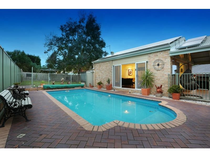 34 Boyana Crescent, Croydon VIC 3136