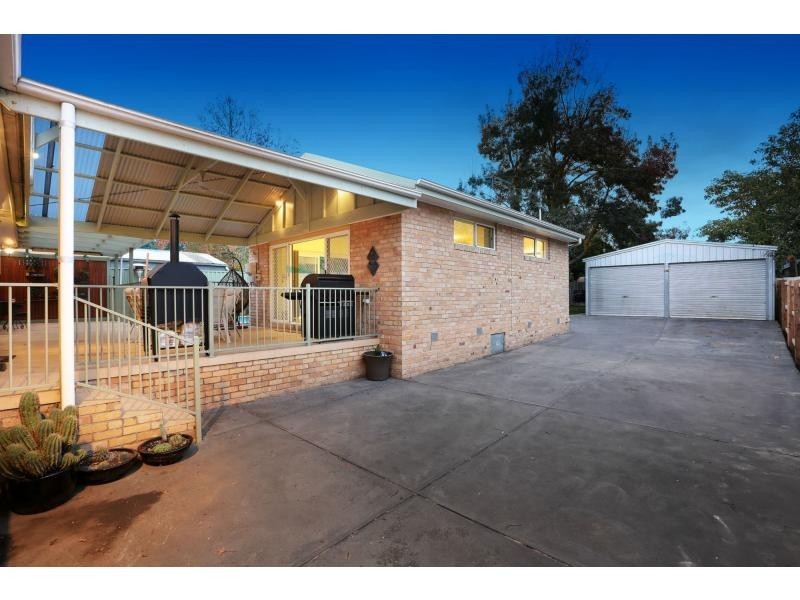 34 Boyana Crescent, Croydon VIC 3136