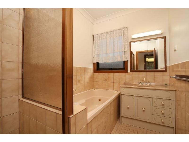 18 Graeme Avenue, Ringwood VIC 3134