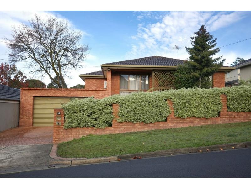 18 Graeme Avenue, Ringwood VIC 3134