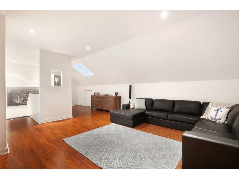 16 Grieve Street, Launching Place VIC 3139